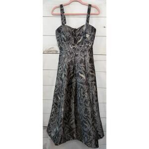 Taylor Formal Dress Size 6 Long Adj. Straps Holiday Silver Gray Print Sleeveless